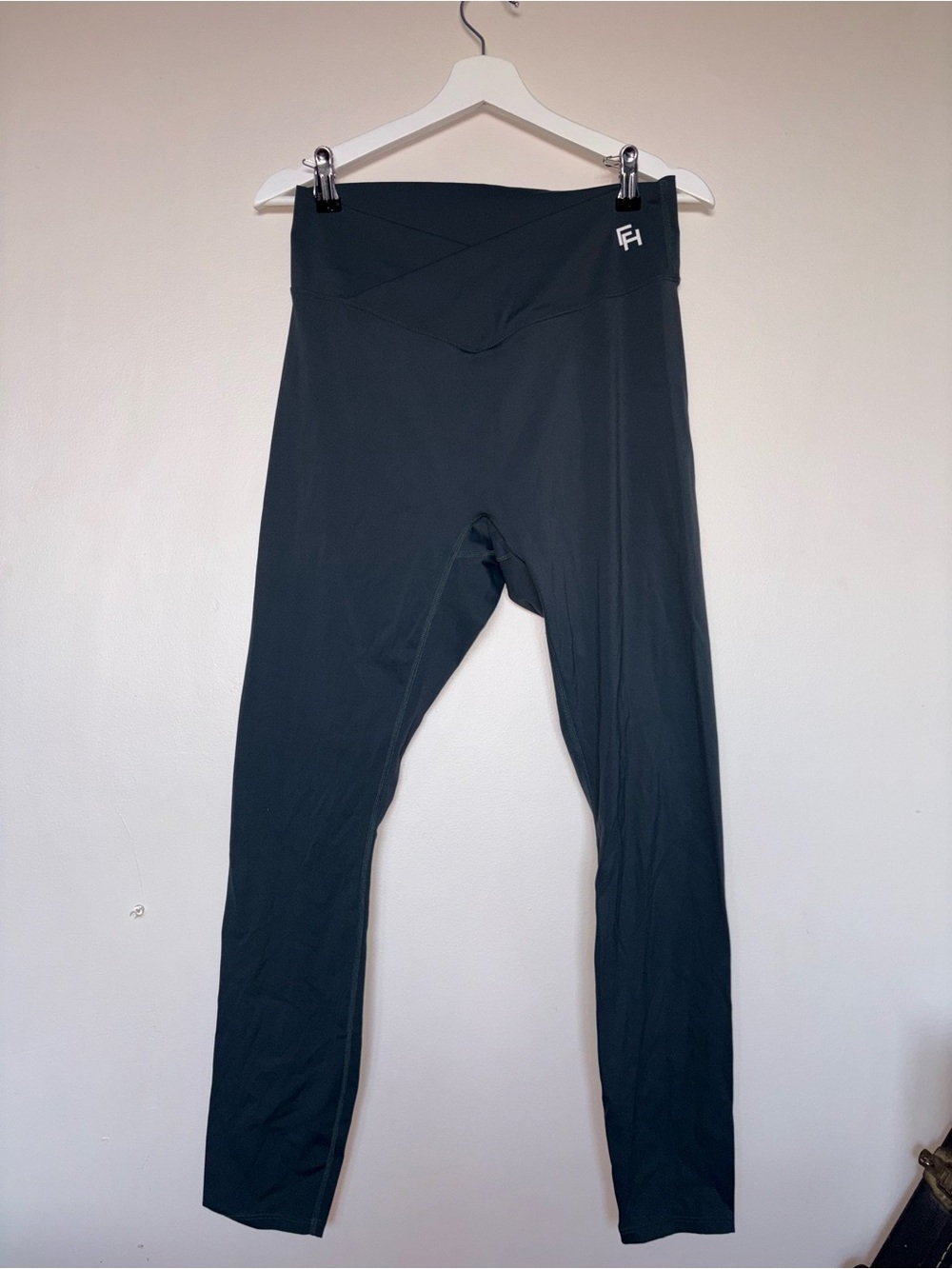 Deep Green Crisscross Waist Women's Performance Leggings